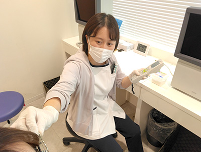 専門スタッフ（視能訓練士）による詳細な検査